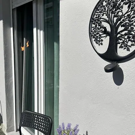 Elegance By The Sea Apartment *