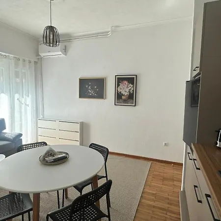 Elegance By The Sea Apartment *